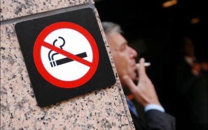 В Україні збираються повністю заборонити куріння в кафе