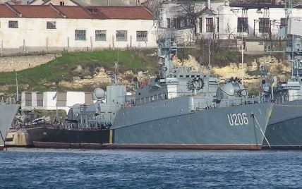 В Крыму российские военные штурмом захватили корвет "Винница"