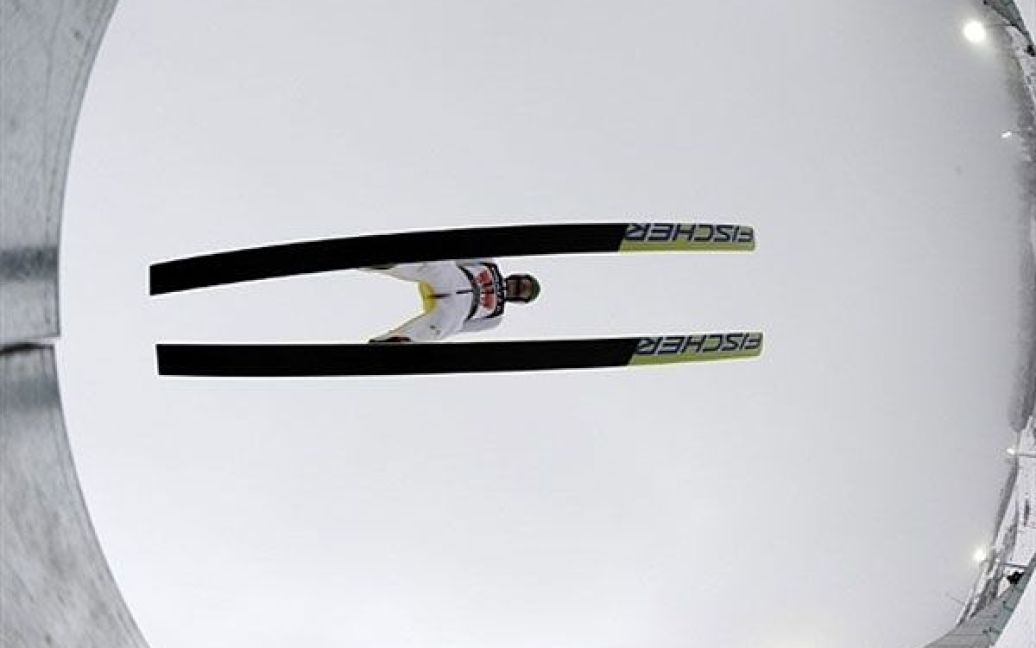 Норвегія, Осло. Норвезький спортсмен Ян Шмід виступає під час змагань з лижного двоборства на Чемпіонаті світу в Осло. / © AFP