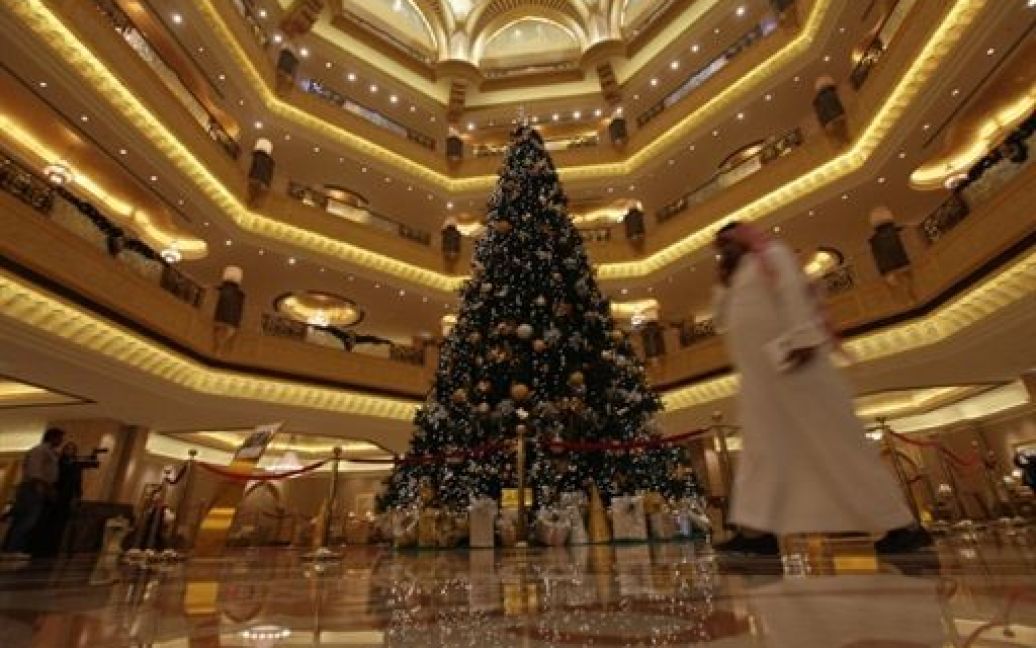 Ялинка в Emirates Palace / © AFP