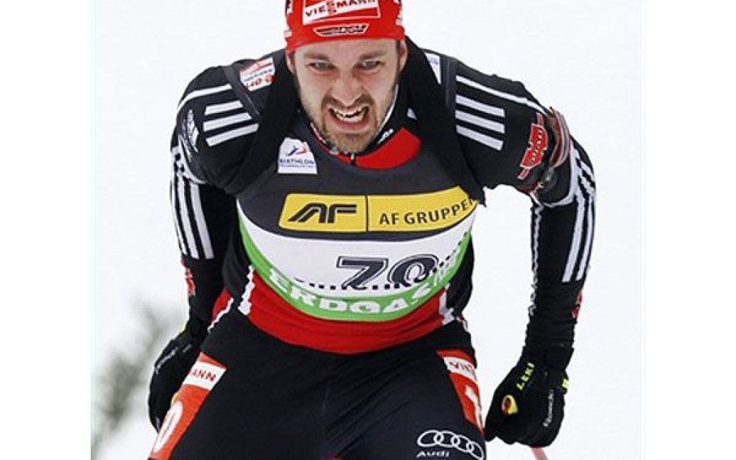 Норвегія, Осло. Німецький спортсмен Александер Вольф виступає під час гонки на 10 км серед чоловіків на Кубку світу з біатлону. / © AFP