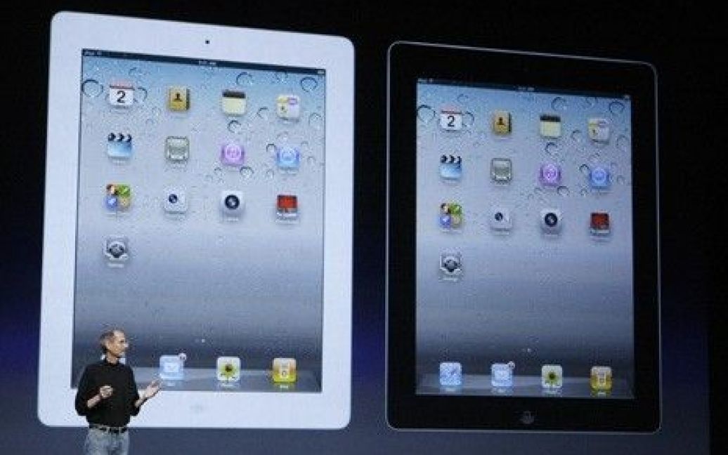 Новий iPad отримав корпус, на третину тонший за попередника, купити iPad 2 можна буде за 499 доларів. / © Apple
