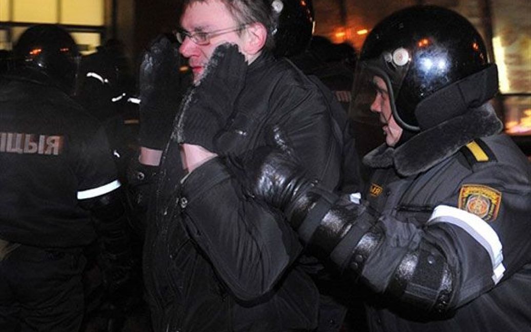 Близько 600 учасників мітингів опозиції, які пройшли у Мінську, були затримані та засуджені до адміністративних арештів. / © AFP