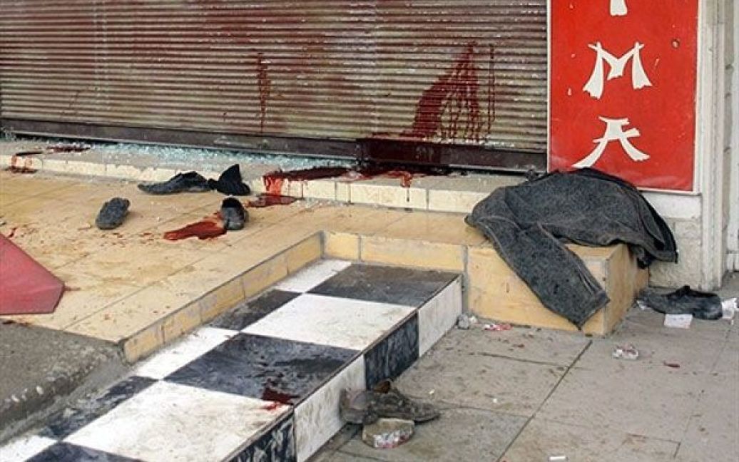 Ірак, Сулейманія. Плями крові залишились на тротуарі після проведення антиурядових протестів у місті Сулейманія, де сили безпеки стріляли у повітря для розгону демонстрантів, 2 людини були вбиті. / © AFP