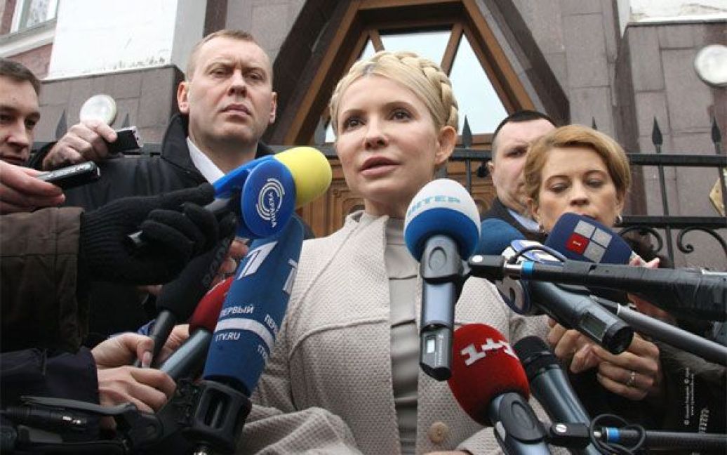 Тимошенко також зазначила, що слідча група у її справі збільшена і налічує десятки людей, які розслідують цю справу. / © byut.com.ua