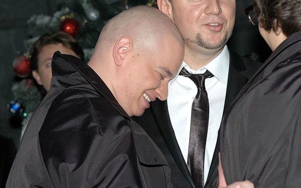 Євген Кошовий сміється над жартами Олексія Потапа. / © ТСН.ua