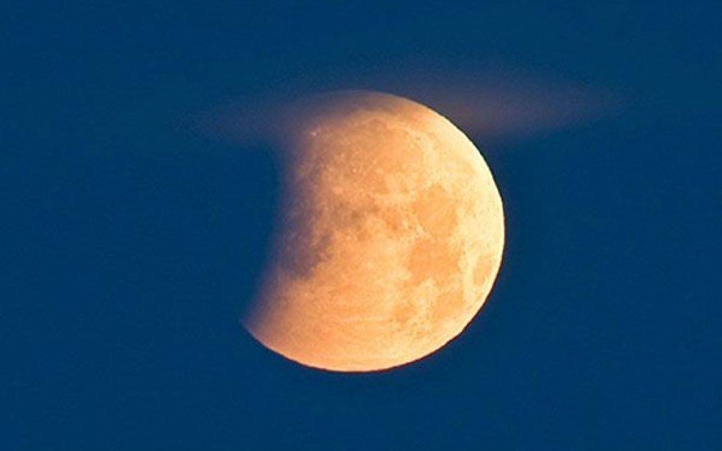 Останнє у 2010 році зимове сонцестояння співпало із повним місячним затемненням вперше за останні 456 років. / © AFP