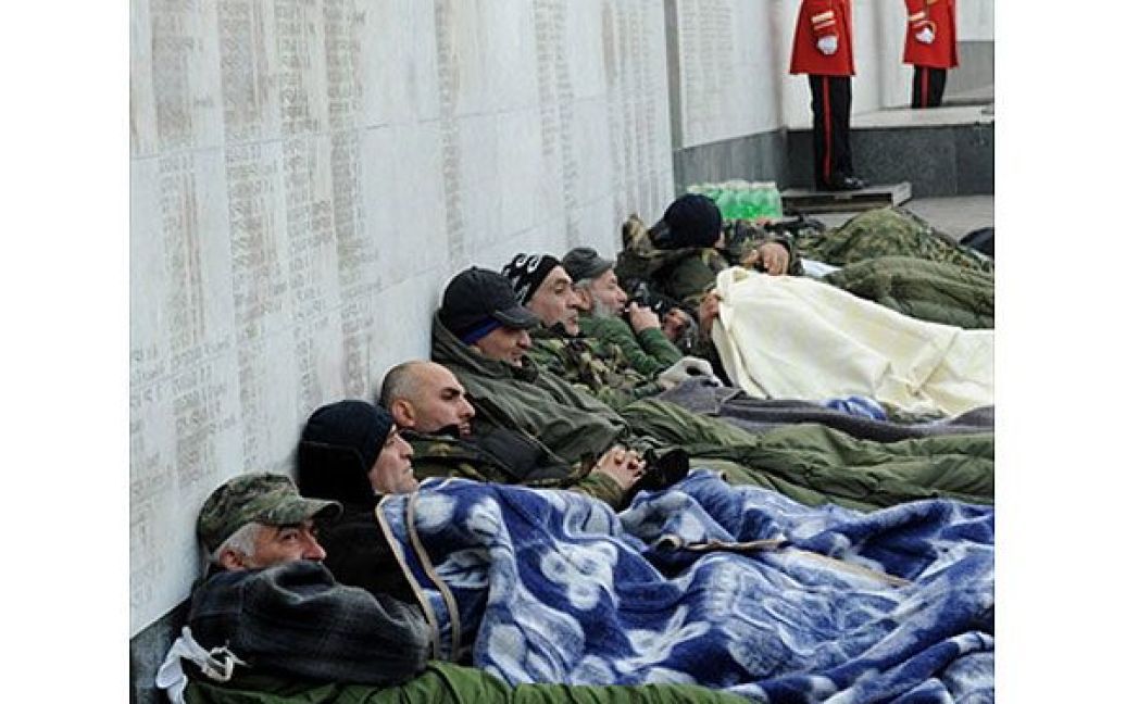 Грузія, Тбілісі. Грузинські ветерани армії почали голодування біля військового меморіалу у Тбілісі. За даними грузинських ЗМІ, ветерани протестують проти скасування їхніх пільг. / © AFP