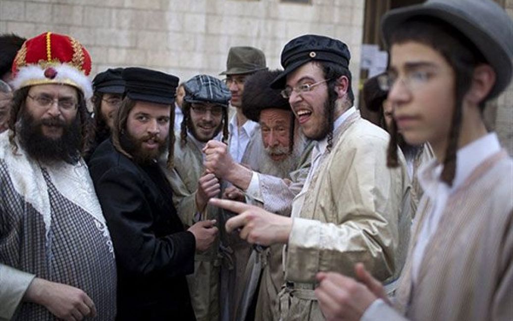 Єрусалим. Ультра-ортодоксальні євреї відзначають свято Пурім в Єрусалимі. / © AFP