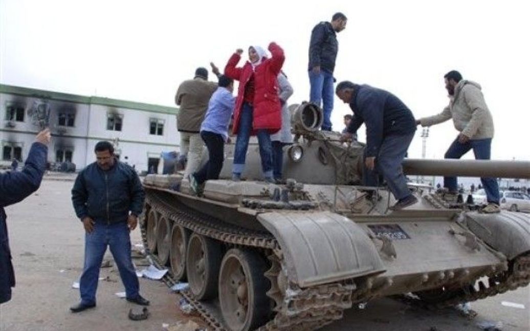 У Лівії тривають бої між військами, лояльними режиму Муаммара Каддафі, і силами повстанців, які домагаються його відставки. / © daylife.com