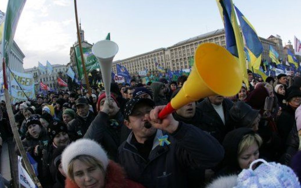 25 листопада підприємці поновили акції протесту, на Майдан прийшли щонайменше 10 тисяч мітингувальників. / © УНІАН