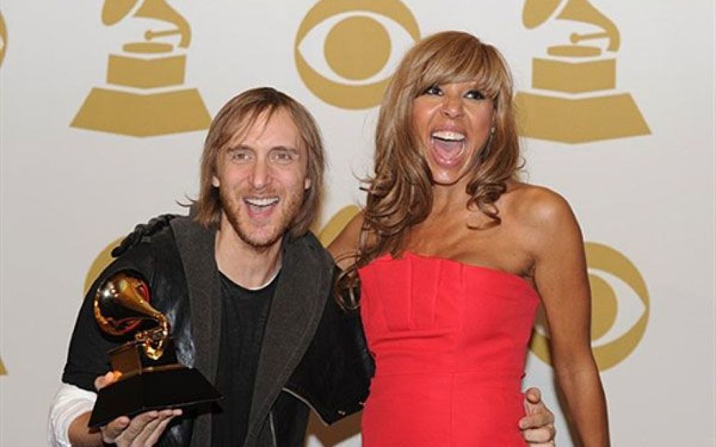 Девід Гетта та його дружина Кеті. Девід Гетта отримав премію Grammy за найкращий ремікс року / © AFP