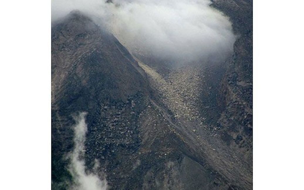 На індонезійському острові Ява почав вивергатись вулкан Мерапі. / © AFP