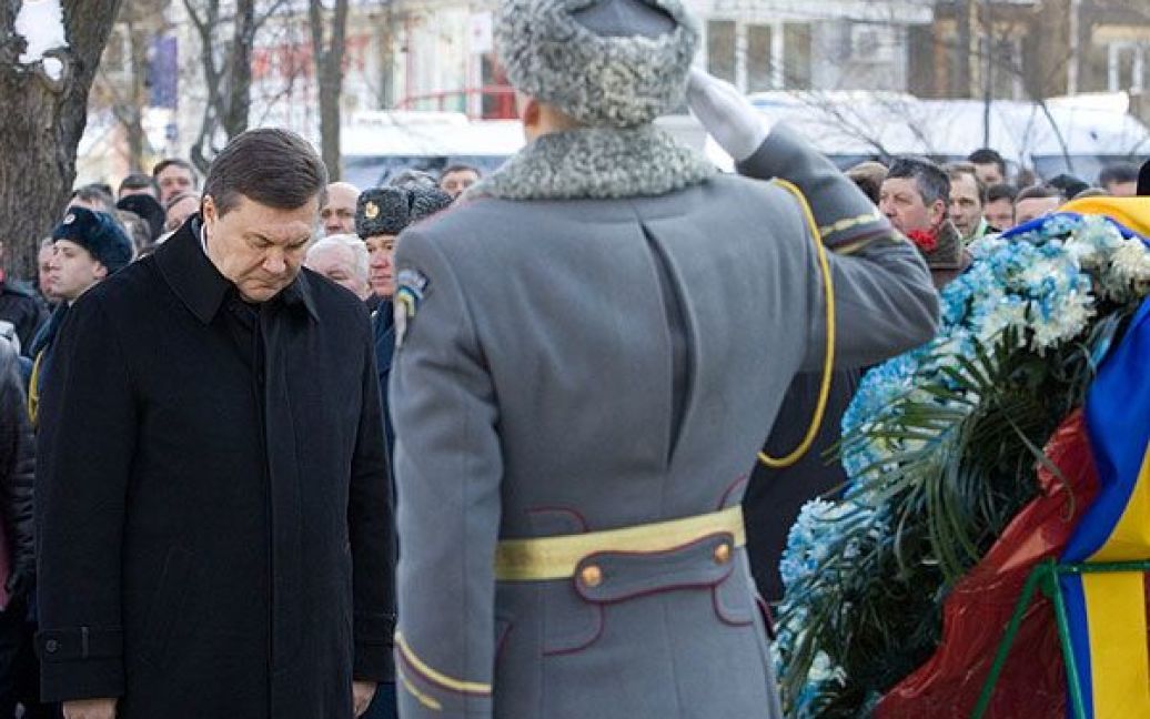 У Харкові Віктор Янукович поклав квіти до пам&rsquo;ятника загибим у Афганістані / © President.gov.ua