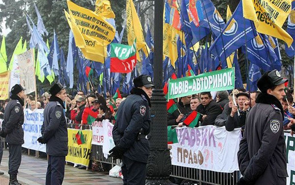 Підприємці влаштували багатотисячну акцію протесту під стінами ВР проти ухвалення нового Податкового кодексу / © PHL.com.ua