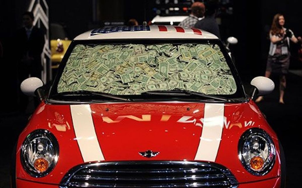 США, Лос-Анджелес. Mini Cooper Hardtop на автовиставці LA Auto Show / © AFP