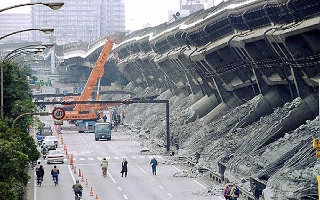17 січня 1995, Кобе, Японія, 7,3 бали. Загинуло 6434 людини, збиток склав 200 мільйонів доларів. / © bigpicture.ru