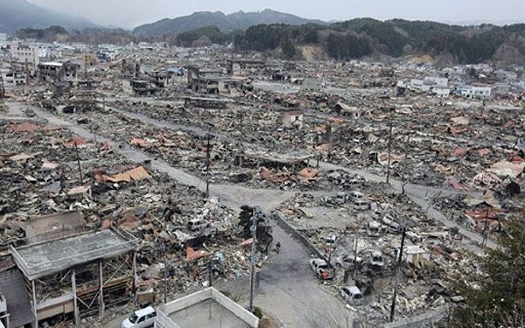 Цунамі змило цілі міста на сході країни / © AFP