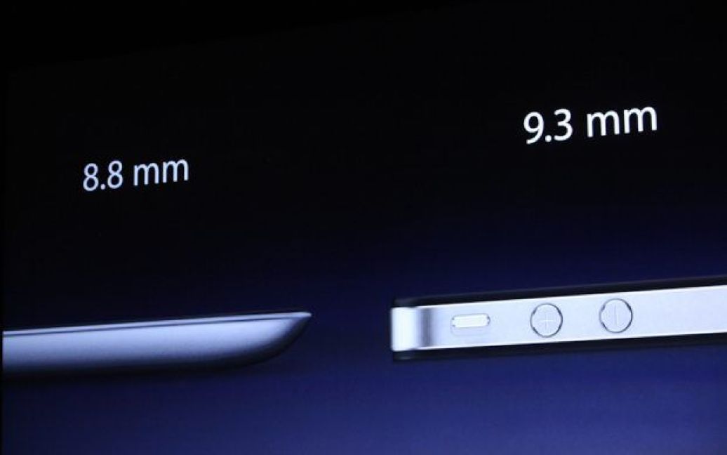 Новий планшетний комп&rsquo;ютер iPad 2 отримав корпус, на третину тонший за корпус попередньої моделі / © Apple
