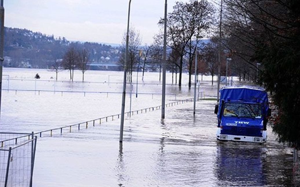 У Німеччині та Бельгії вийшли з берегів Рейн і Мозель, і вода продовжує підніматися. / © AFP