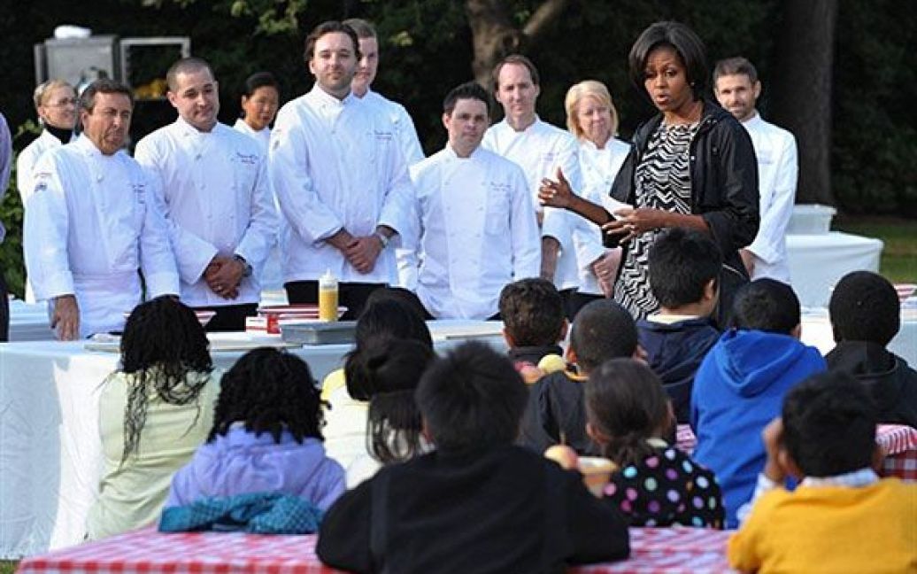 Перша леді США зібрала школярів і працівників Білого дому на збір врожаю / © AFP