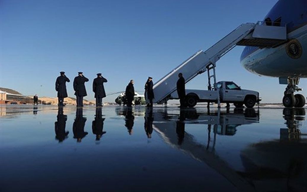 США, база ВПС Ендрюс. Президент США Барак Обама прибув на авіабазу Ендрюс, штат Меріленд. / © AFP