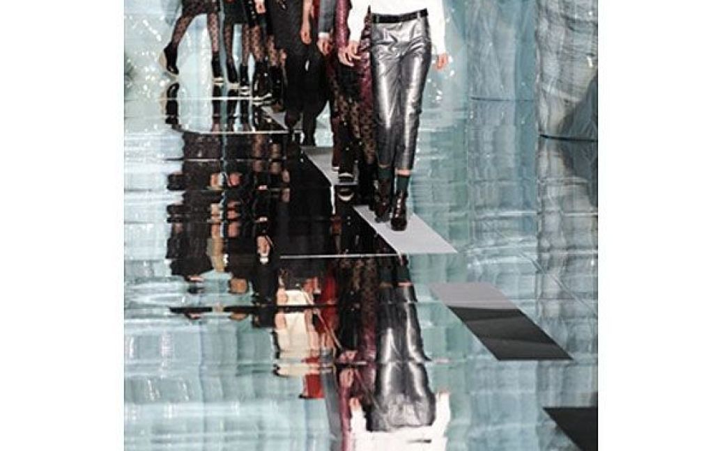 Показ осінньої колекції від Marc Jacobs на тижні моди Mercedes Benz у Нью-Йорку. / © 