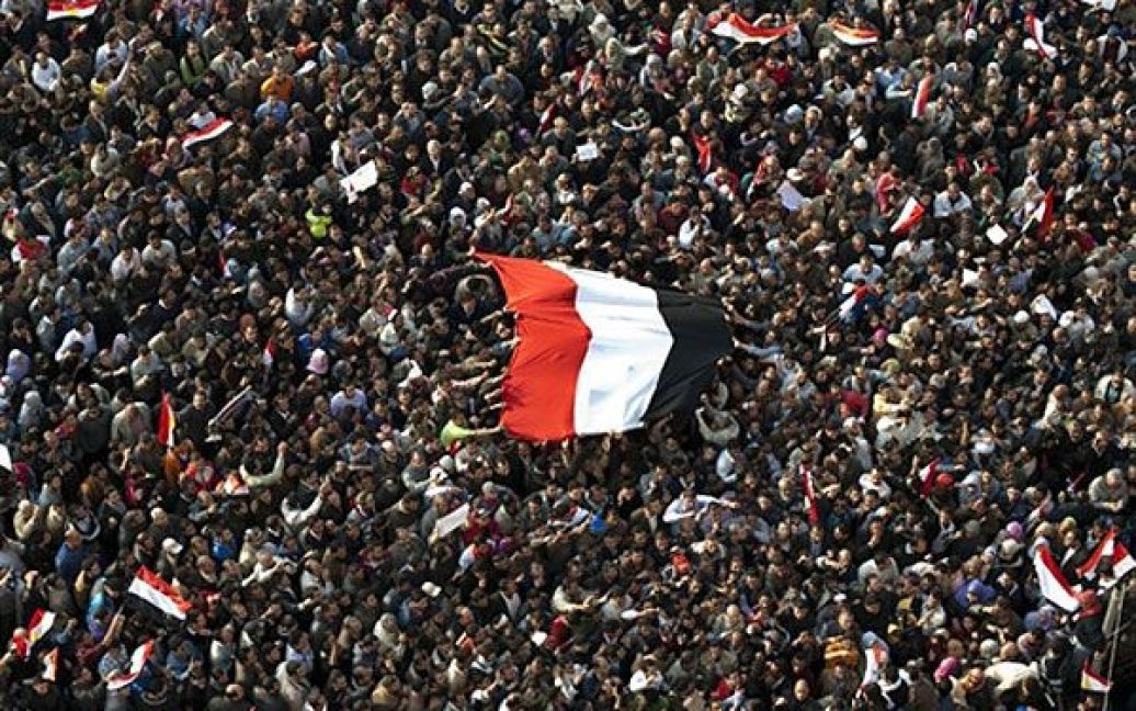 Єгипет, Каїр. Сотні тисяч єгипетських демонстрантів зібралися на антиурядову акцію протесту на площі Тахрір в центрі Каїра. / © AFP