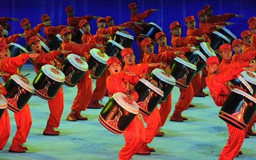 Урочиста церемонія відкриття 16-их Азіатських ігор у китайському місті Гуанчжоу. / © AFP