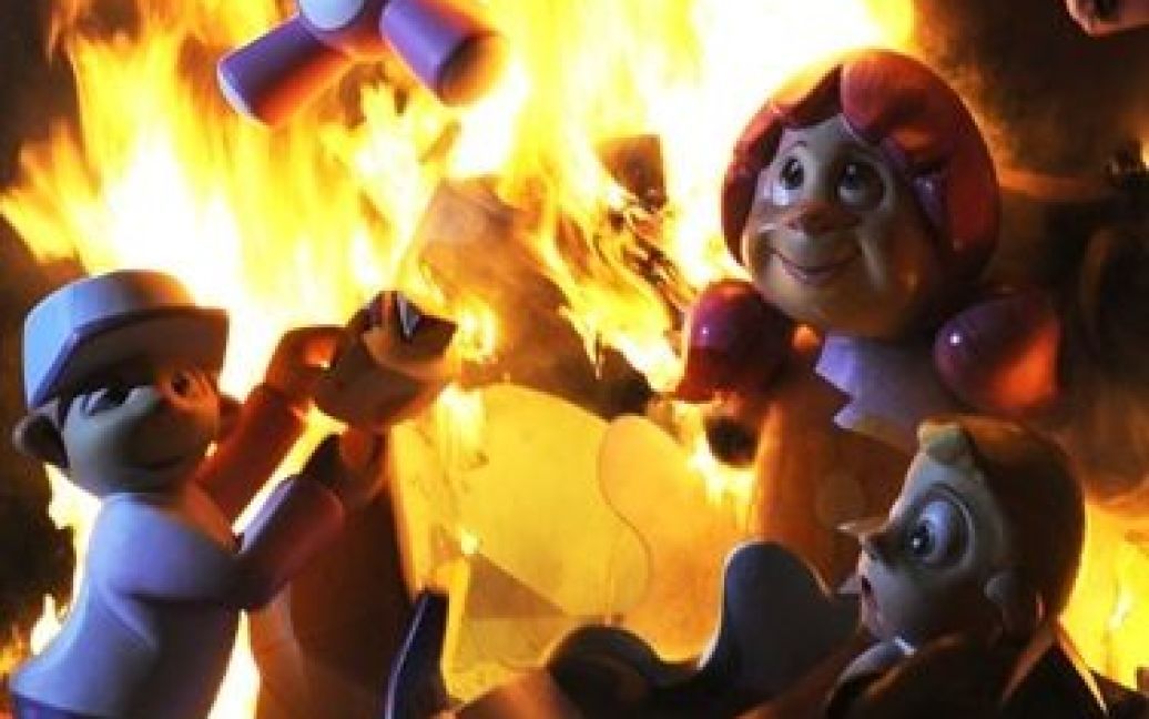 Після завершення параду ляльок спалюють на честь Святого Йосипа, покровителя столярної справи. / © AFP