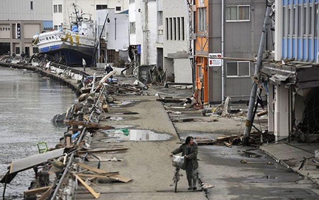 Під час серії землетрусів і цунамі в Японії загинули вже 3767 осіб, безвісти зниклими числяться 7845 осіб. / © AFP