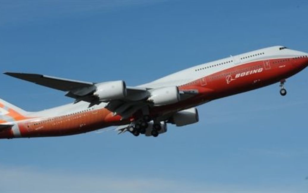Перший випробувальний політ найдовшого у світі пасажирського літака Boeing 747-8 Intercontinental / © AFP