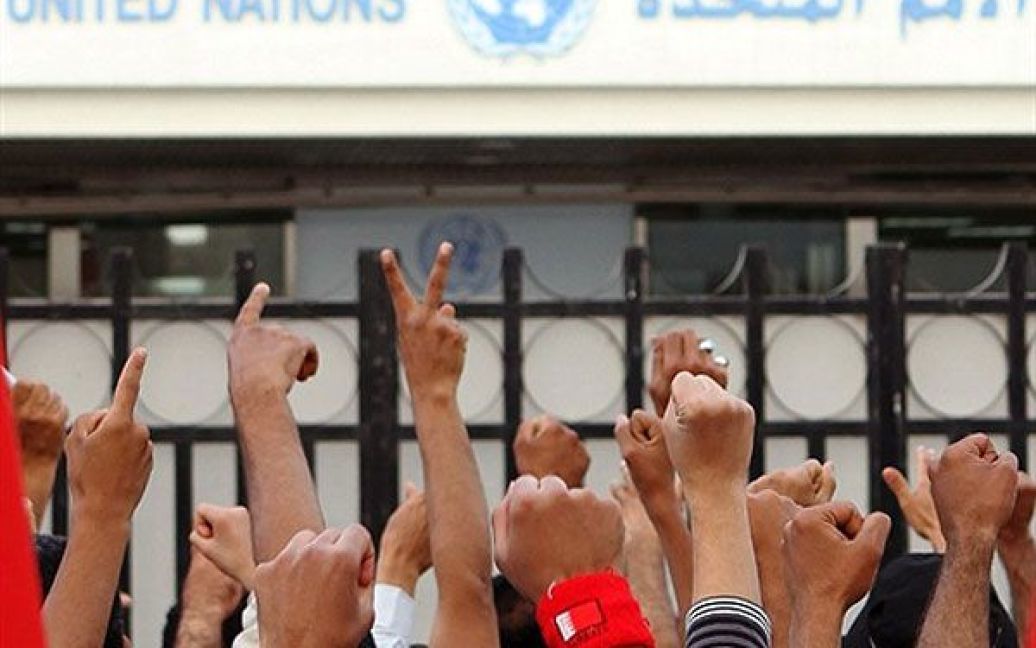 Бахрейн, Манама. Бахрейнські шиїти провели демонстрацію перед штаб-квартирою ООН в Манамі в рамках антиурядових протестів проти захоплення влади в країні сунітами. / © AFP