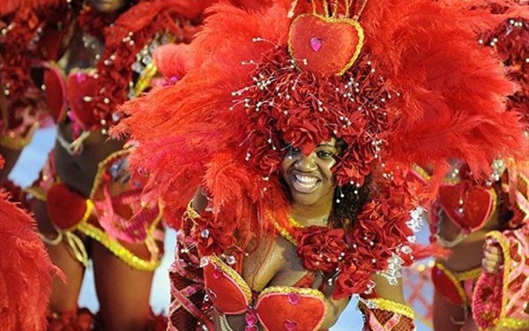 Знаменитий карнавал у Ріо-де-Жанейро зібрав понад 700 тисяч глядачів. / © AFP