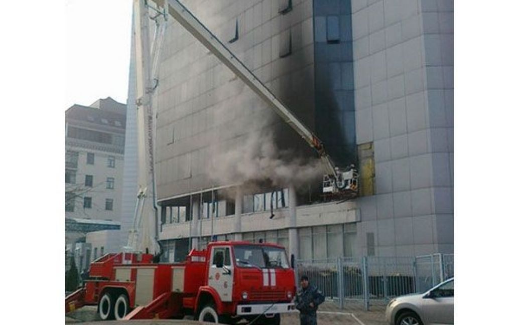 Пожежа у податковій, яка виникла на другому поверсі в одному з кабінетів, була загашена, постраждалих немає. / © Я - Корреспондент