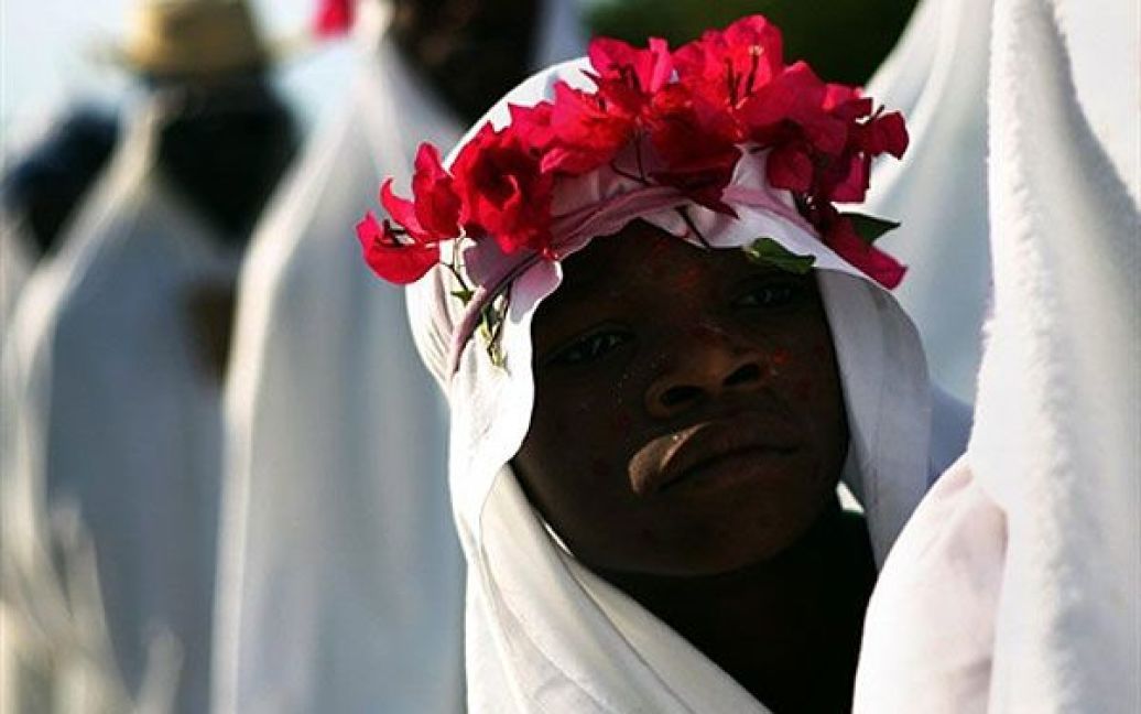 Гаїті, Пуерто-Прінсіпі. Гаїтяни вперше після минулорічного руйнівного землетрусу провели карнавал. / © AFP