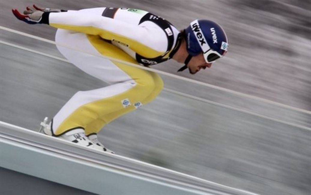 Норвегія, Осло. Норвезький спортсмен Магнус Моан бере участь у змаганнях зі стрибків з трампліну на Чемпіонаті світу Nordic Skiing. / © AFP