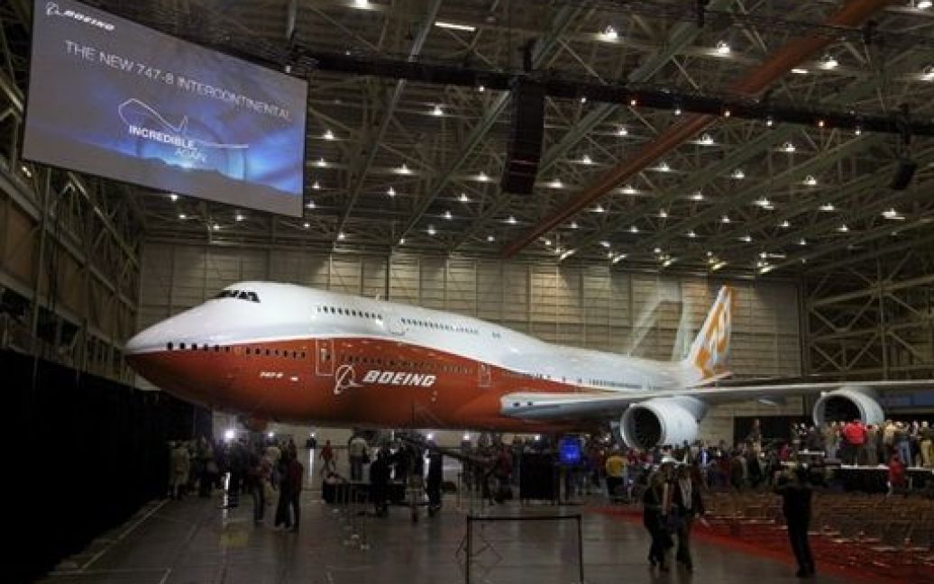 Перший випробувальний політ найдовшого у світі пасажирського літака Boeing 747-8 Intercontinental / © AFP