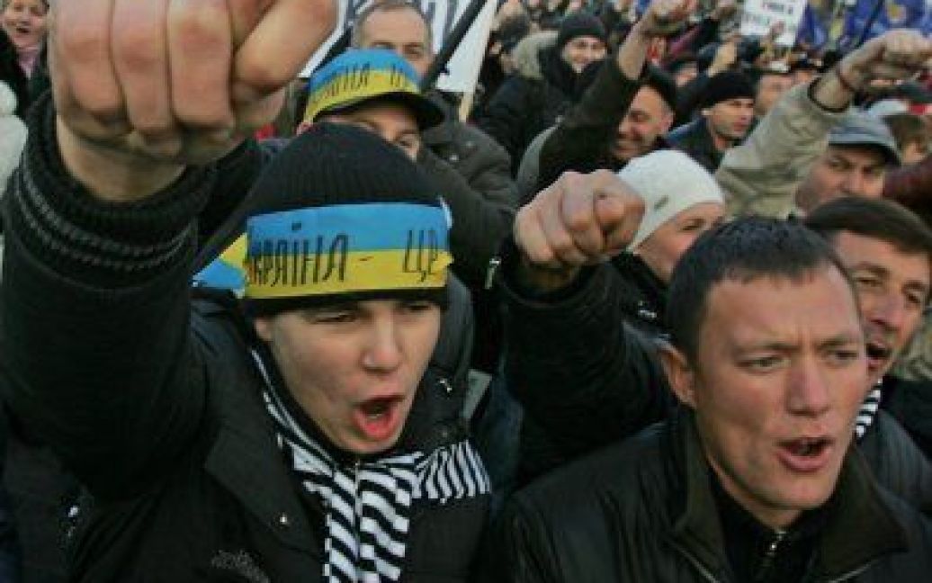 Проте мітингувальники відмовились виконувати рішення суду і залишились на Майдані. / © УНІАН