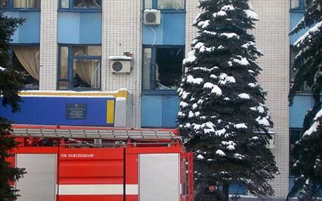 Перший вибух прогримів у Макіївці близько 4:40 біля торгового комплексу "Голден плаза" в центрі міста. / © "Комсомольская правда" в Украине