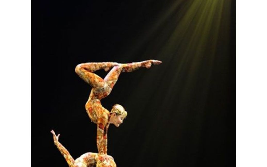 Японія, Токіо. Артисти цирку виконують номер "KOOZA". В Японії починається тримісячне турне Cirque Du Soleil. / © AFP