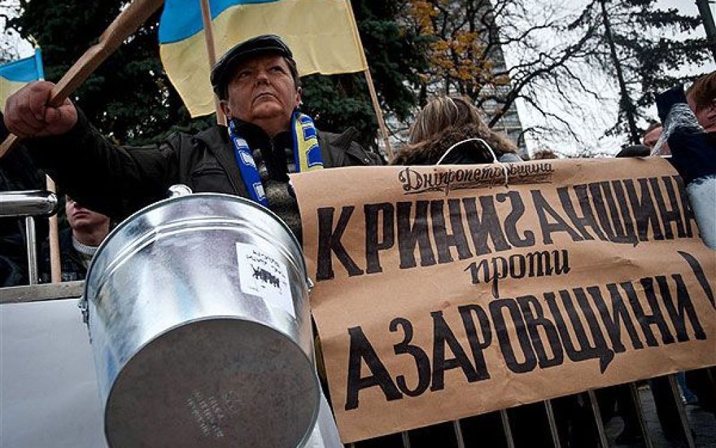 Бізнесмени під Радою протестують проти прийняття Податкового кодексу та збільшення пенсійного віку. / © PHL.com.ua