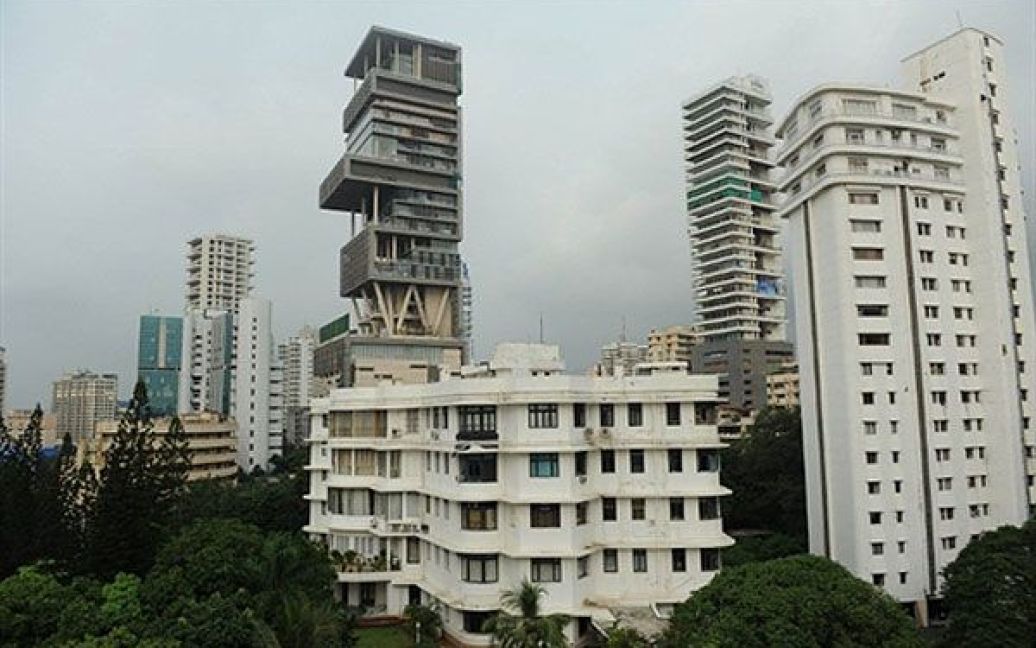 Будинок Мукеша Амбані у Мумбаї став найдорожчим житловим будинком в світі / © AFP