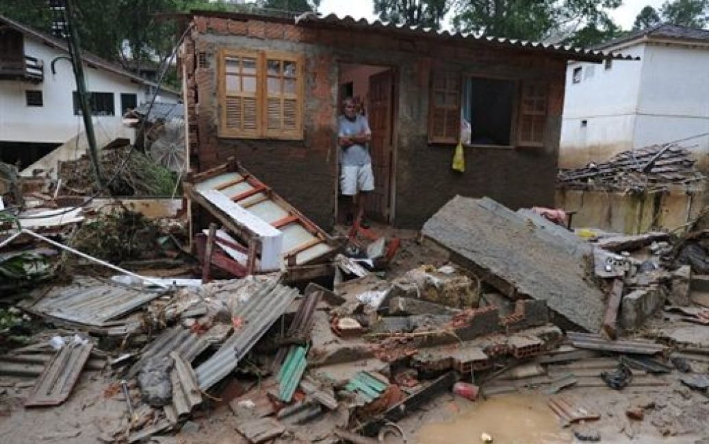 За останніми даними, в результаті повені і зсувів на південному сході Бразилії загинули щонайменше 500 людей. / © AFP