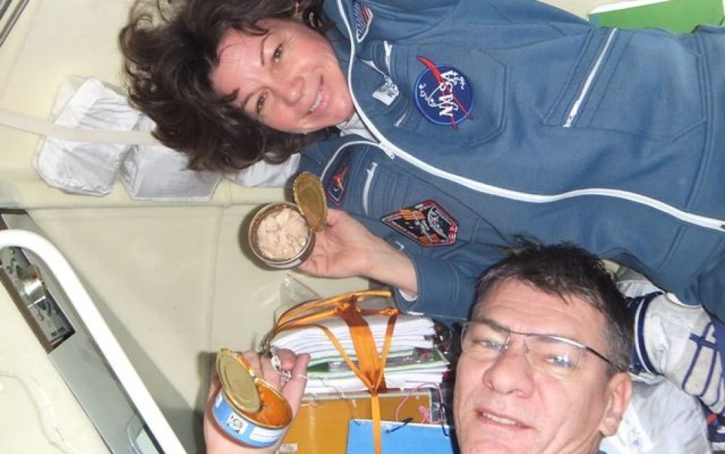 Разом з Кондратьєвим на МКС летіли астронавт NASA Кетрін Колман і астронавт ESA Паоло Несполі. / © roscosmos.ru