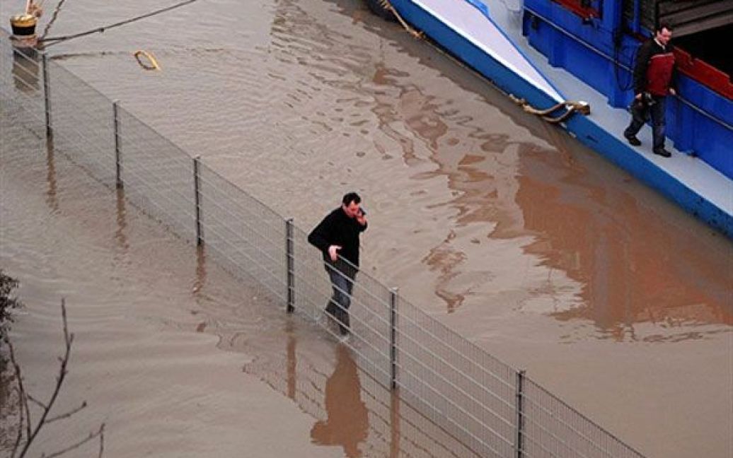 Місто Кобленц на Мозеле також готується до повені. / © AFP