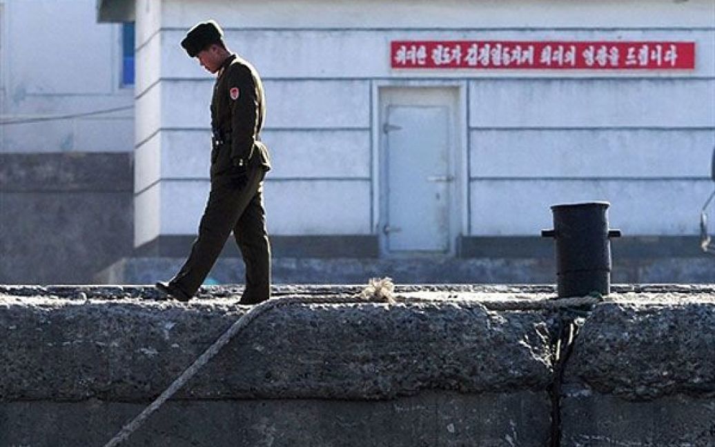 Як заявив представник північнокорейської армії, у разі, якщо "мілітаристські маріонетки в Південній Кореї ... здійснять ще одну безрозсудну провокацію", озброєні сили КНДР завдадуть нові удари по прикордонних територіях. / © AFP