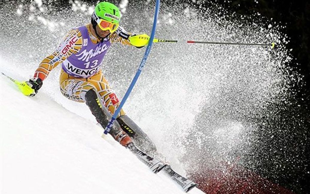 Швейцарія, Венген. Канадський спортсмен Майкл Яннік бере участь у змаганнях зі слалому серед чоловіків на Кубку світу з гірськолижного спорту в Венгені. / © AFP