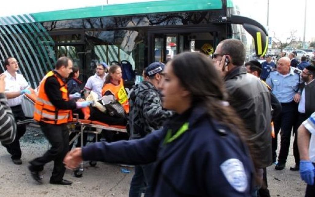 Щонайменше 25 людей дістали поранення під час вибуху в Східному Єрусалимі, який здійснив терорист-смертник. / © AFP