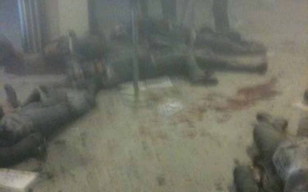 У московському аеропорту "Домодєдово" терорист-смертник підірвав себе у натовпі. / © twitpic.com/3t1dku